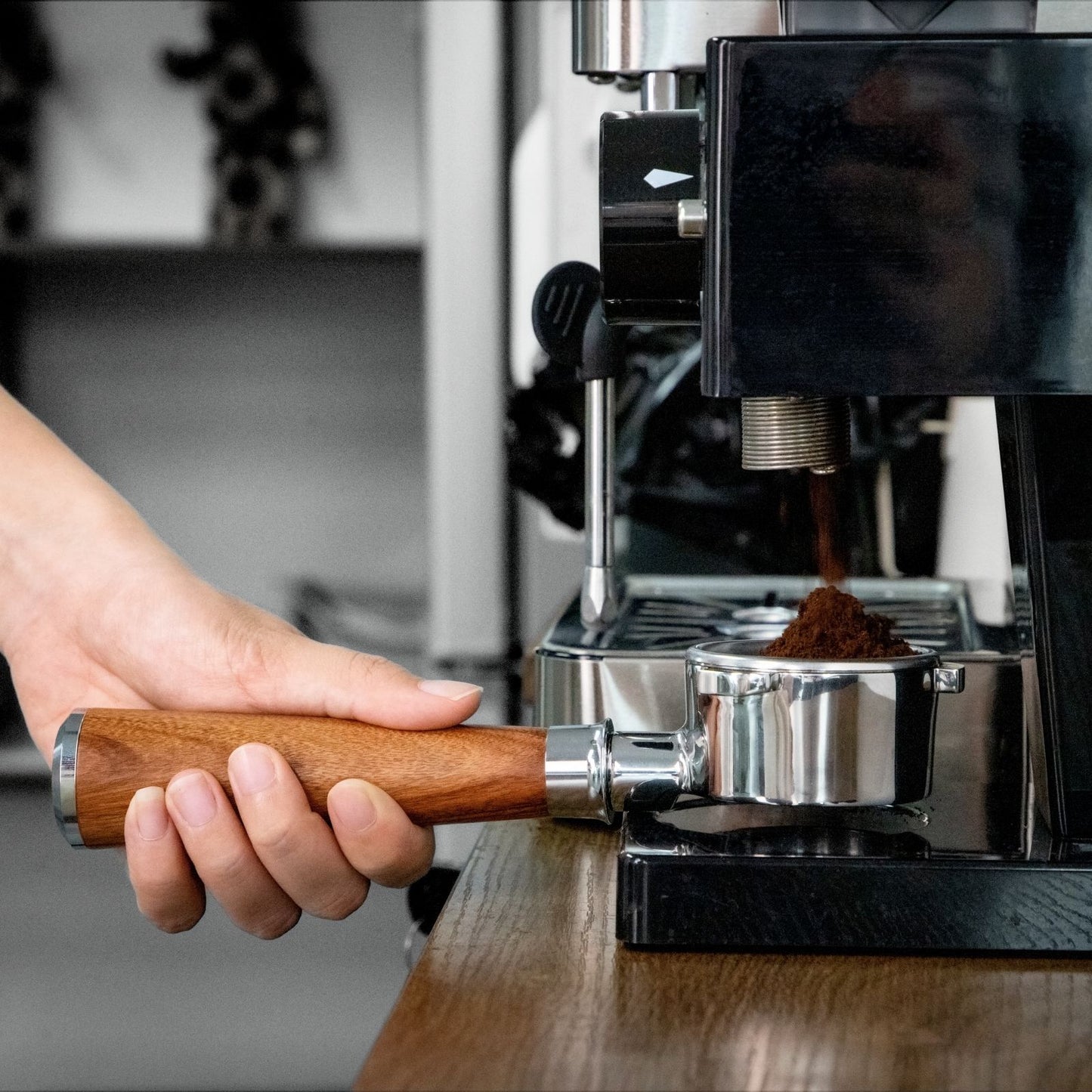 54mm Bottomless Portafilter with 3 Ear, Barista Espresso Portafilter with Stainless Steel Basket and Rosewood Handle, Compatible with Breville 54mm Espresso Machines