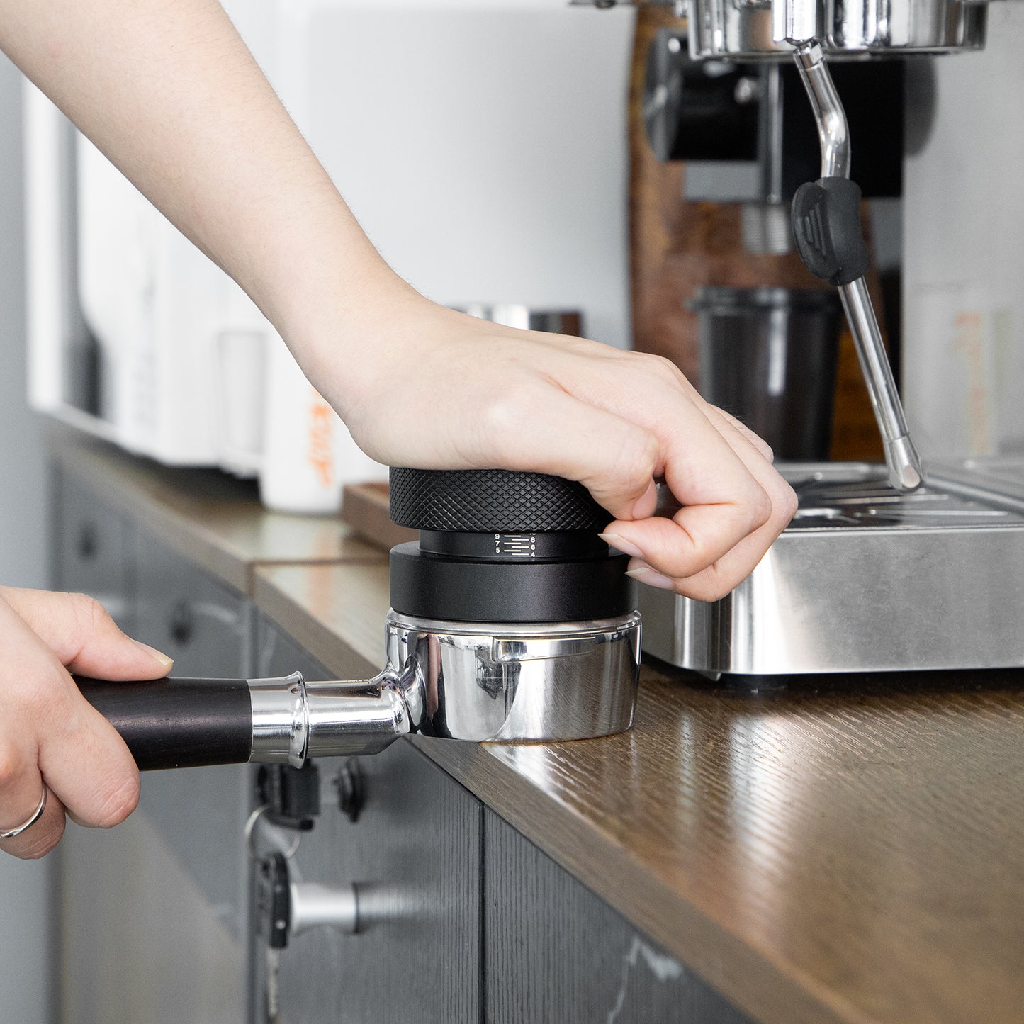 53mm Espresso Tamper, Espresso Hand Tamper with Walnut & Aluminum Body, Stainless Steel Base