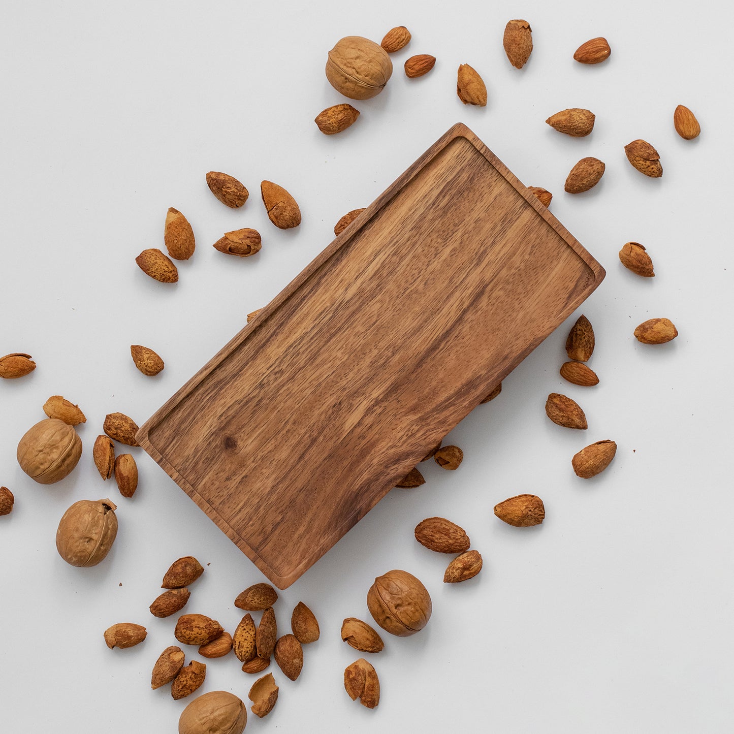 Kleine Servierplatte aus Vandroop-Holz 